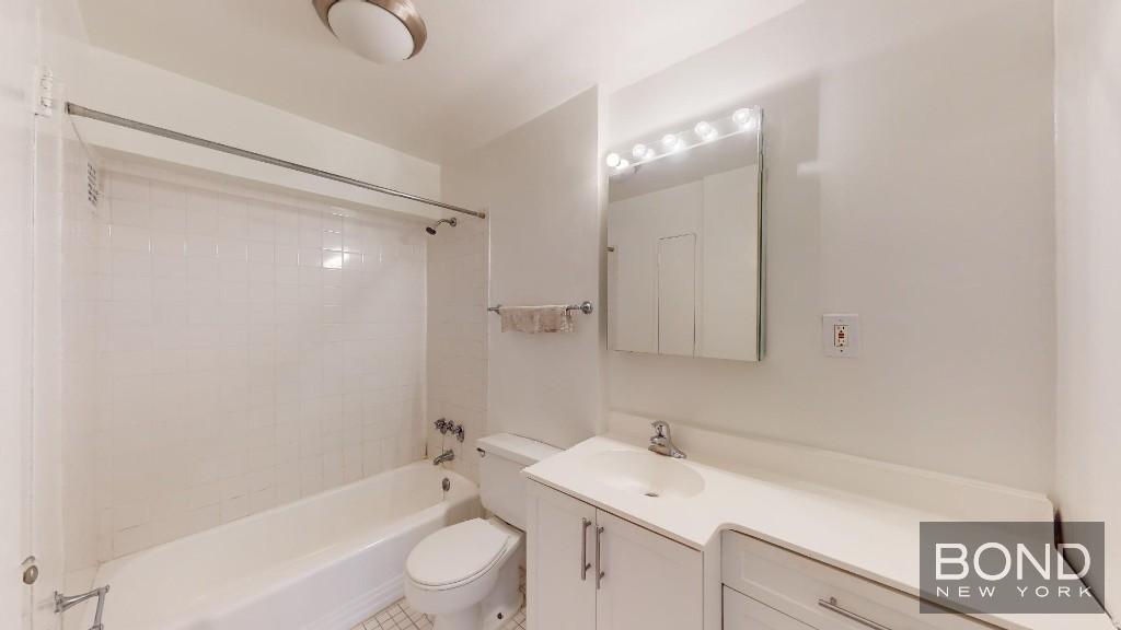 Foto del edificio - 236 E 36th St