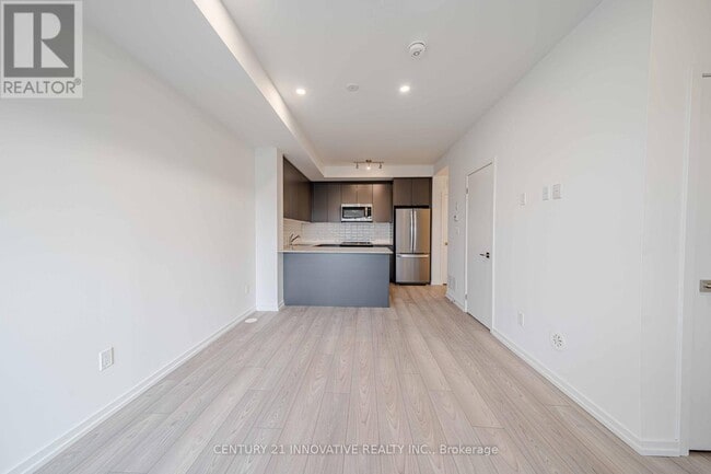 Building Photo - 16 Lytham Grn Cir