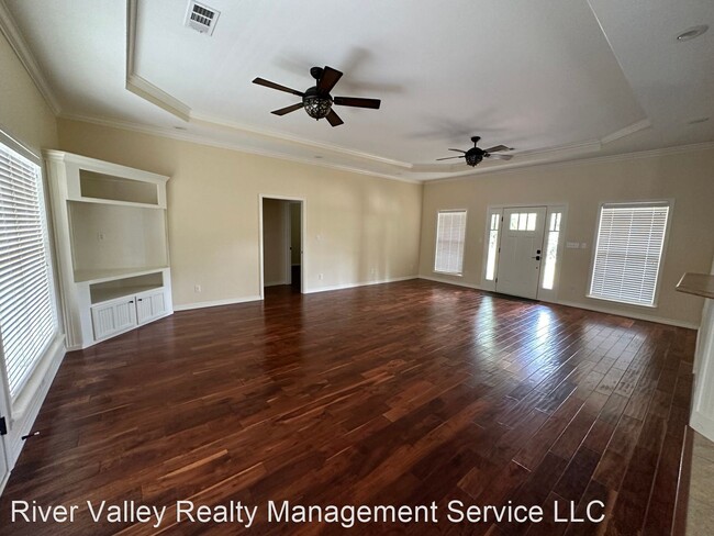 Foto del edificio - 3 br, 2.5 bath House - 121 Vanbrooks Lane