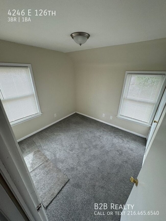 Foto del edificio - 4246 E 126th-