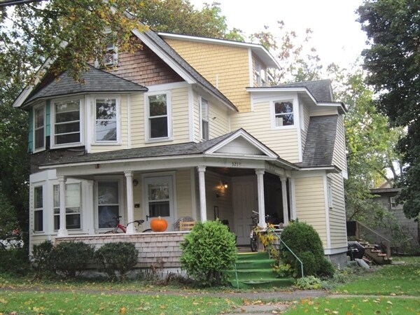 Foto principal - 321 E Falls St