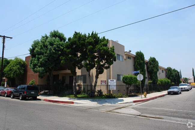 Building Photo - Imperial Manor