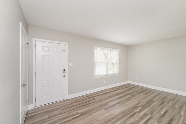 Foto del edificio - 617 Dunbrook Ln