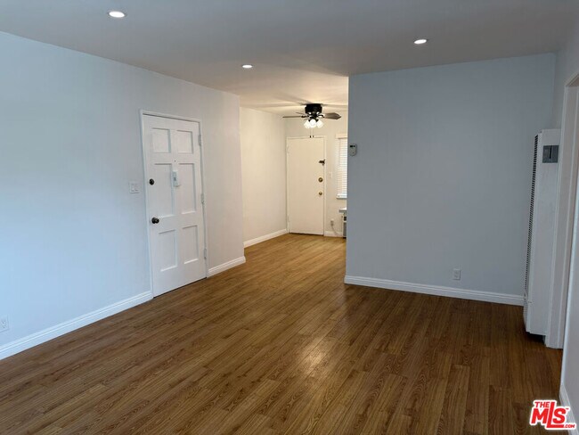 Foto del edificio - 4123 W Toluca Lake Ave