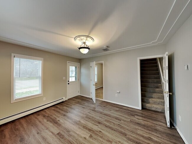 Building Photo - COMING SOON!! 2 Bedroom, 1 Bathroom house ...