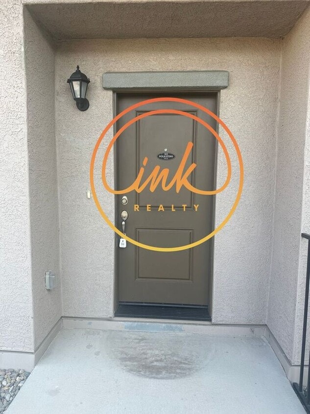 Primary Photo - Modern 3 Bed, 2.5 Bath Townhome in Prime C...