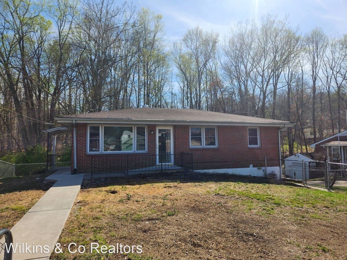 Primary Photo - 4 br, 2 bath House - 166 Laramie Circle