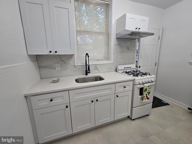 Foto del edificio - 5455 Ridge Ave