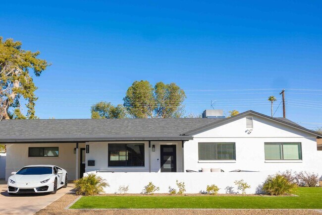 Foto del edificio - Beautifully Remodeled Home minutes to Old ...