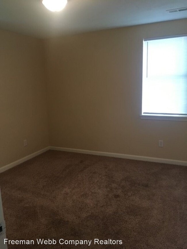 Building Photo - 2 br, 1 bath House - 5818 Couch Dr.