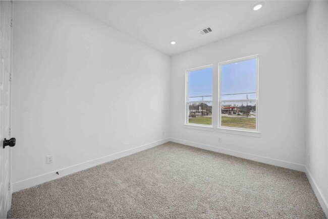 Building Photo - 8103 Calhoun Rd