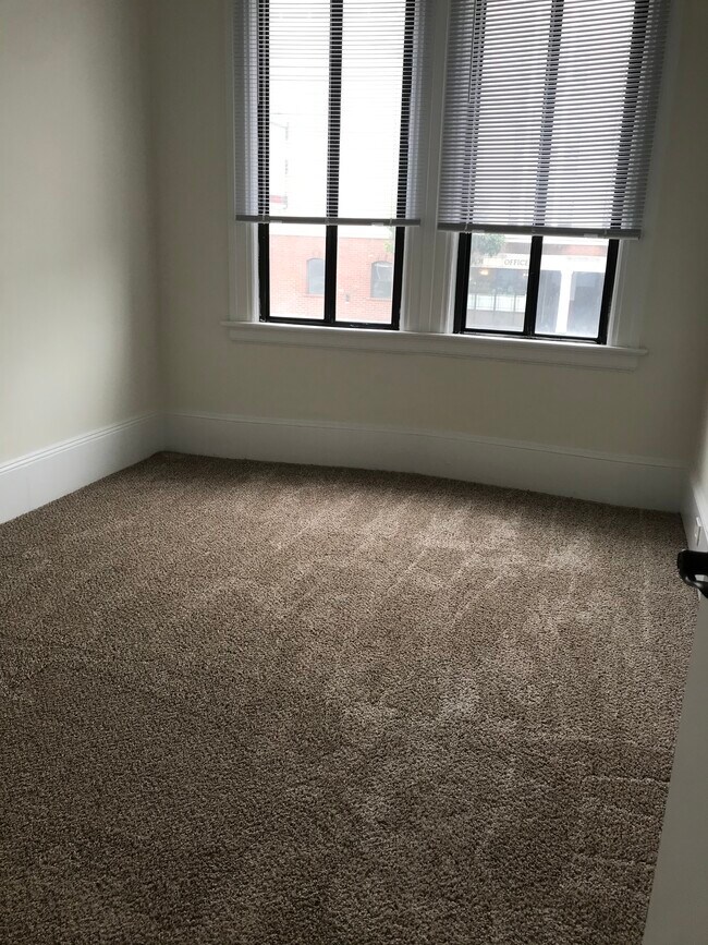 Front bedroom 1 - 1914 Lombard St