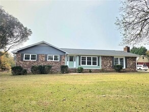 Building Photo - 1800 Hwy 81