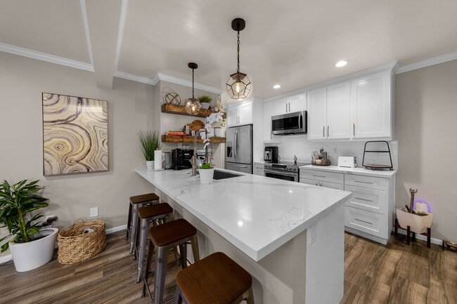 Building Photo - 9189 Village Glen Dr