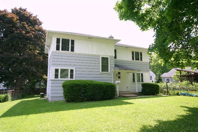 Building Photo - 404 Wildwood Ave