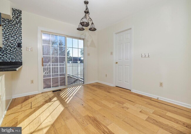 Foto del edificio - 229 Strawbridge Ln