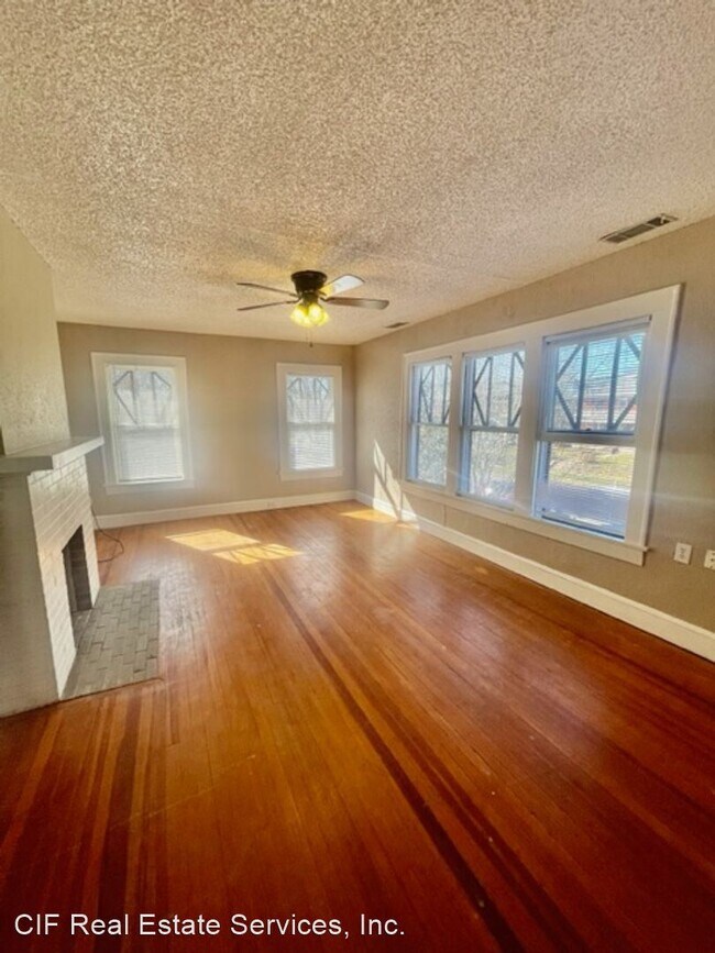 Building Photo - 2 br, 1 bath House - 2306 A Sanger Ave