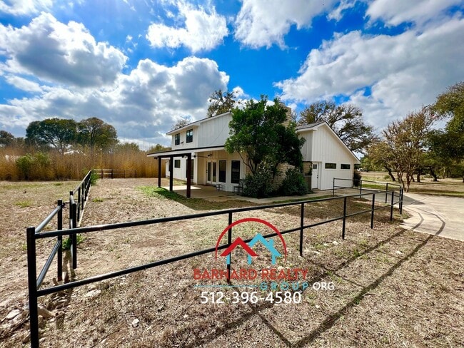 Foto del edificio - Country Living At It's Finest!