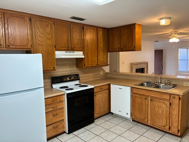 Foto del edificio - 13571 Sheldon Ln