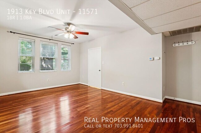 Foto del edificio - 1913 Key Blvd