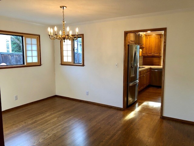 Building Photo - 1307 University Dr