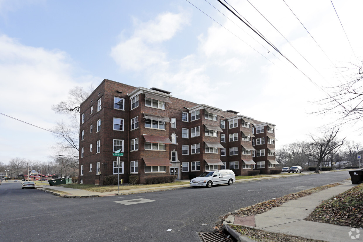 Primary Photo - Linn St Commons