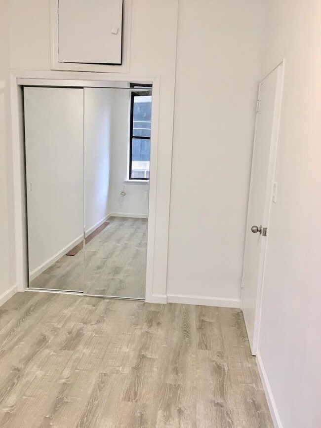 Building Photo - 574 Ninth Avenue