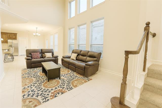 Building Photo - 6687 DeLeon St