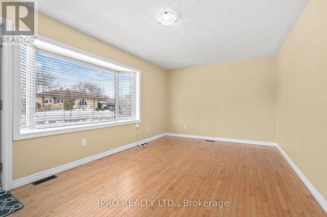 Building Photo - 7-7 Rexway Dr