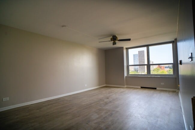 Foto del edificio - 720 W Gordon Terrace