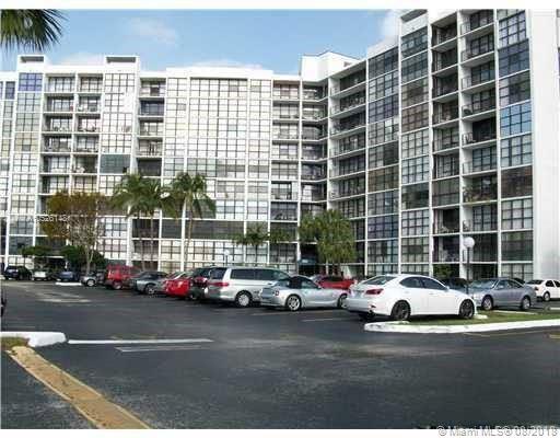Foto del edificio - 1000 Parkview Dr