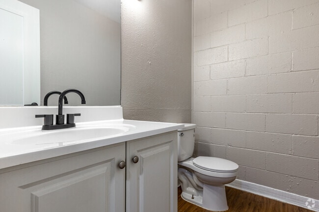 2BR, 1.5BA - 906SF - Maderas Apartments