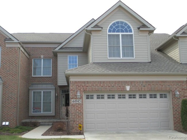 Foto del edificio - 44945 Broadmoor Cir S