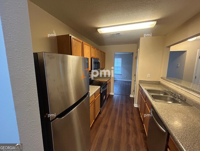 Building Photo - 125 Lakeview Trail