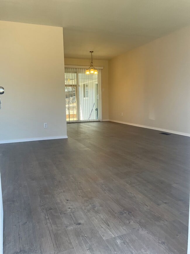 Building Photo - BEAUTIFULLY UPDATED RANCHER WITH FINISHED BASEMENT