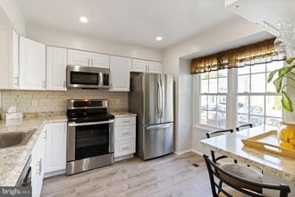 Building Photo - 18930 Birdseye Dr
