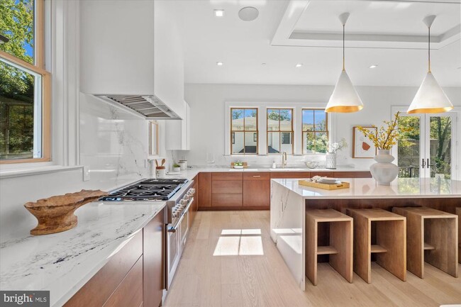 Foto del edificio - 5022 Cathedral Ave NW