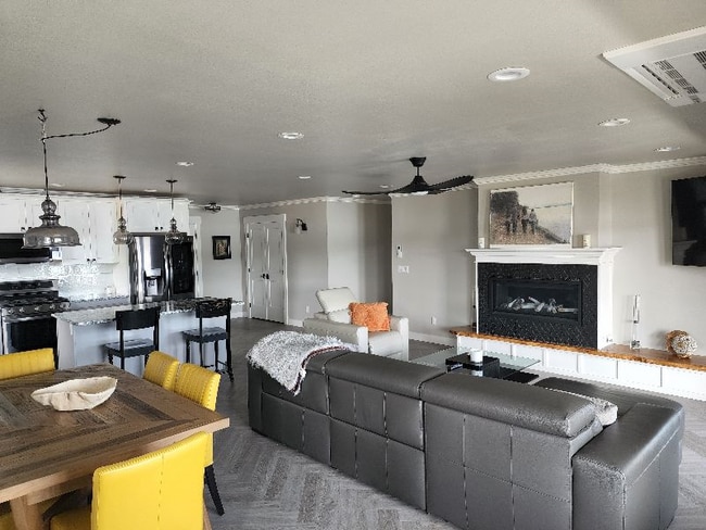 Photo - 1364 Jacobsen Blvd House