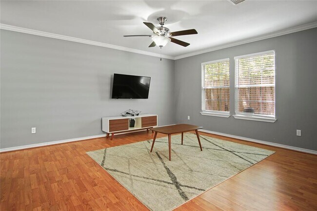 Building Photo - 9611 Elmview Pl