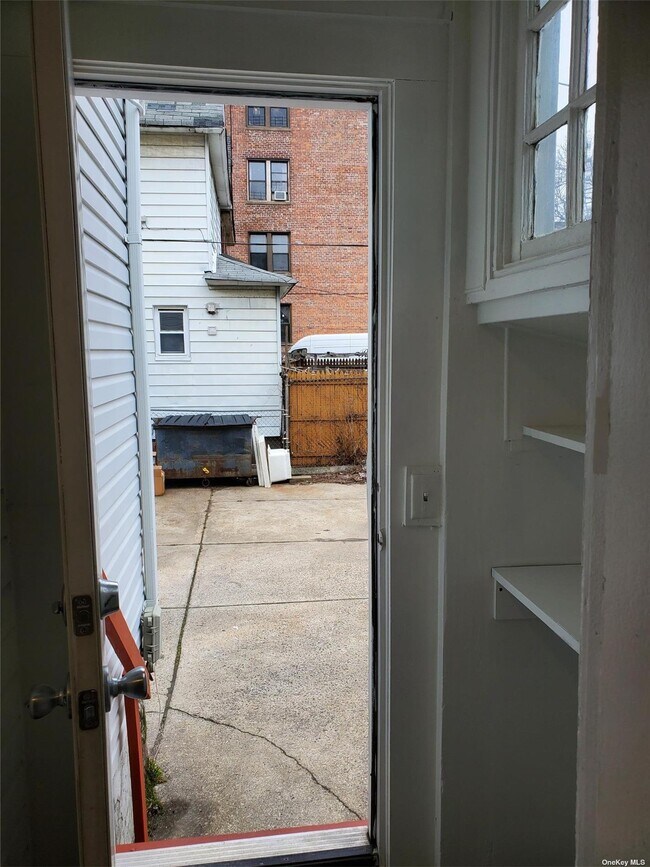Building Photo - 43-29 Bowne St