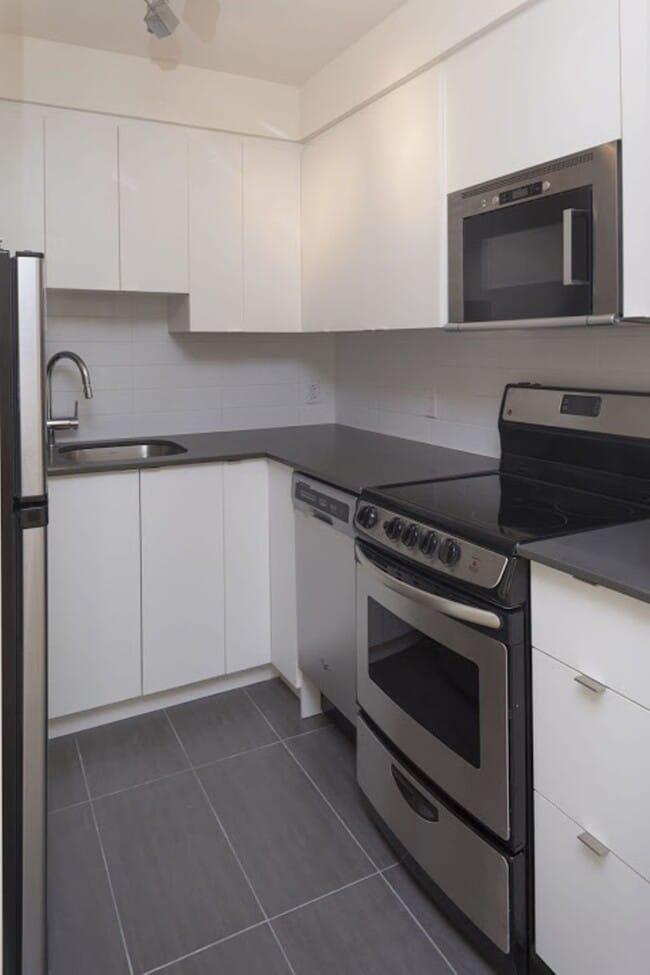 Photo du bâtiment - 4570-4590 Queen-Mary