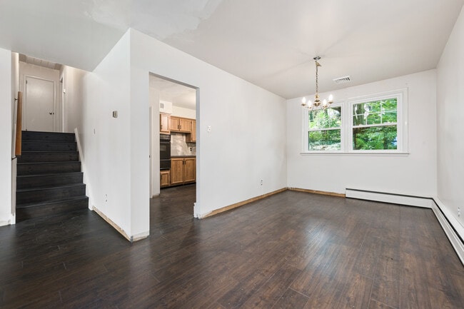 Building Photo - 243 Brownlie Rd