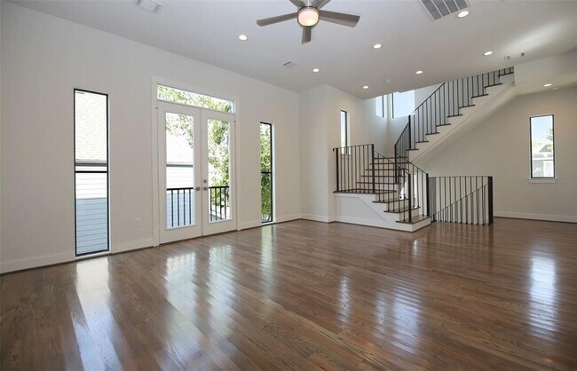 Foto del edificio - 820 W 22nd St