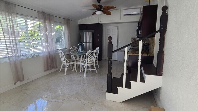 Foto del edificio - 3221 NE 7th St