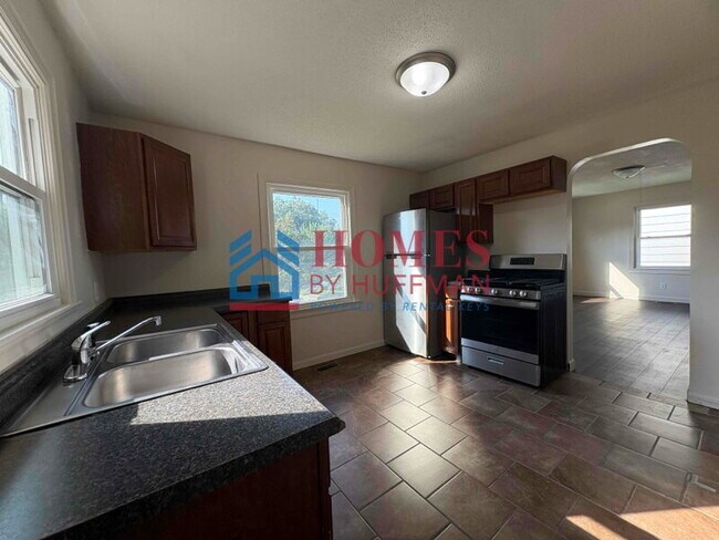 Building Photo - Westside | Two Bedroom House | Updated