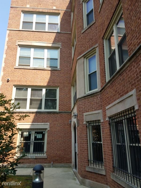 Building Photo - 1 br, 1 bath Apartment - 12013-15 S Eggleston