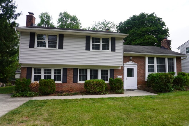 Building Photo - 239 E Timonium Rd