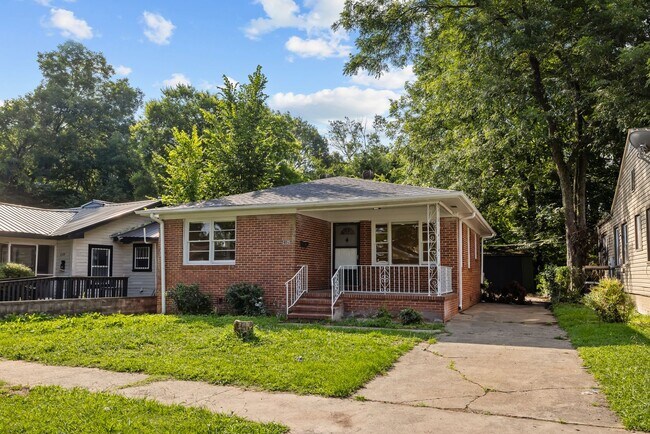 Building Photo - Charming 3 Bedroom, 2 Bathroom house