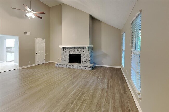 Foto del edificio - 4750 Jamerson Forest Cir