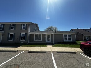 Building Photo - 28426 Longmeadow Ln